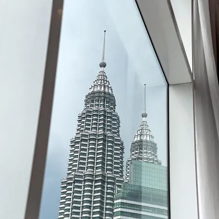 Soho Suites Klcc By Rest Kuala Lumpur Exterior photo